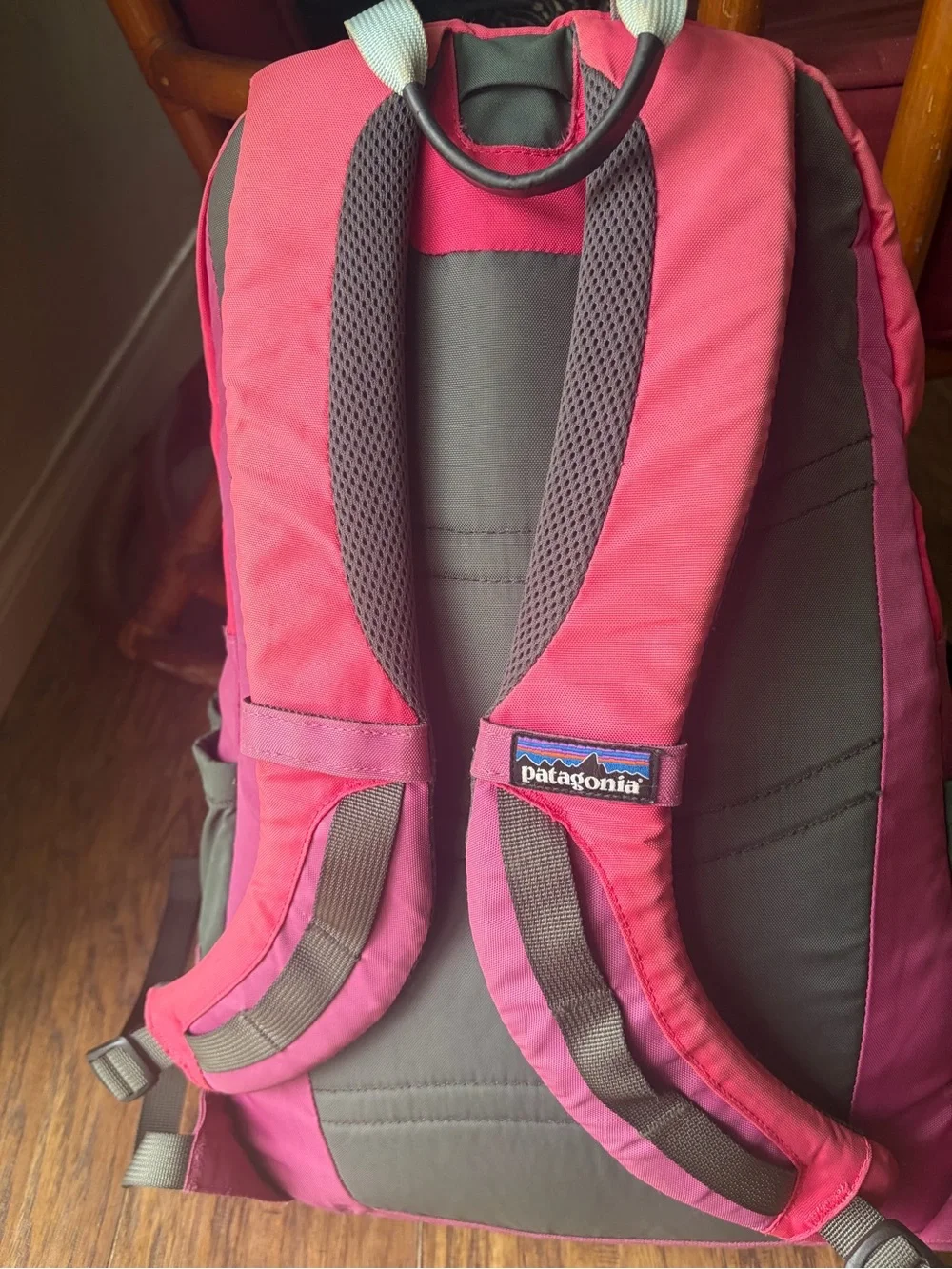 Patagonia Pink Quilted Backpack with Blue Zipper Accent - Picture 5 of 7